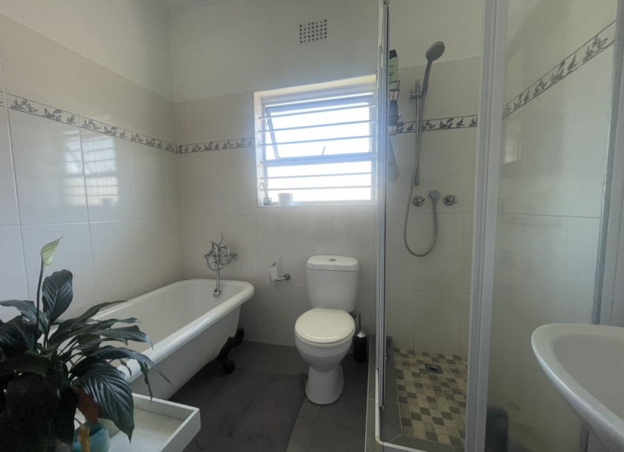 To Let 2 Bedroom Property for Rent in Kenilworth Western Cape
